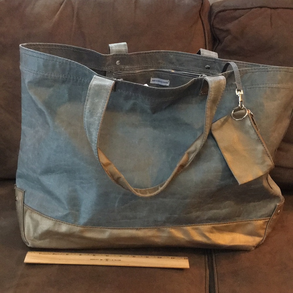 Bath and body works tote